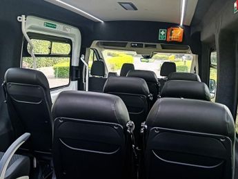 FORD E-TRANSIT 425 68kWh Trend Minibus 5dr Electric Auto RWD L3 H2 (184 ps).*15