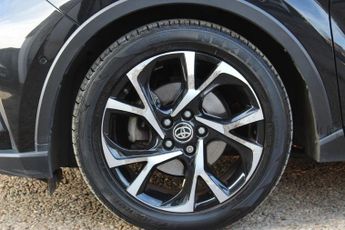 TOYOTA C-HR 1.8 VVT-h Design SUV 5dr Petrol Hybrid CVT Euro 6 (s/s) (122 ps)