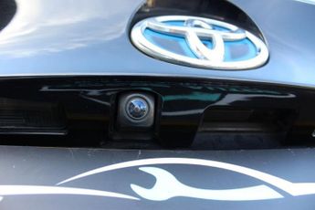 TOYOTA C-HR 1.8 VVT-h Design SUV 5dr Petrol Hybrid CVT Euro 6 (s/s) (122 ps)