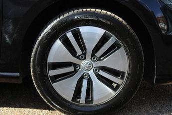 VOLKSWAGEN E-GOLF 35.8kWh e-Golf Hatchback 5dr Electric Auto (136 ps)