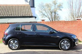VOLKSWAGEN E-GOLF 35.8kWh e-Golf Hatchback 5dr Electric Auto (136 ps)