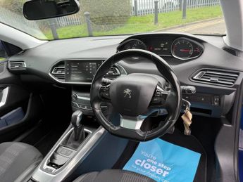 PEUGEOT 308 1.2 PureTech Allure Hatchback 5dr Petrol EAT Euro 6 (s/s) (130 p