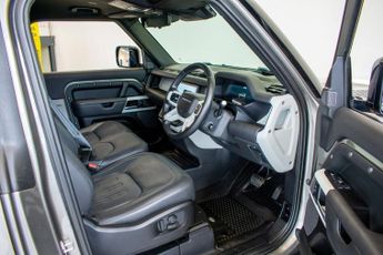 LAND ROVER DEFENDER 3.0 D250 MHEV HSE SUV 3dr Diesel Auto 4WD Euro 6 (s/s) (250 ps)