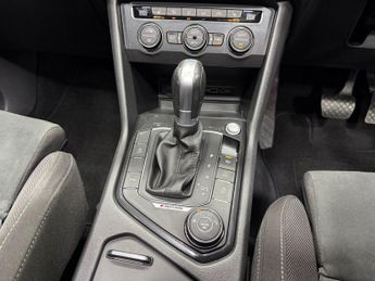 VOLKSWAGEN TIGUAN ALLSPACE 2.0 TDI SEL SUV 5dr Diesel DSG 7 Seats 4Motion Euro 6 (s/s) (150