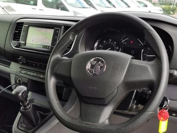 VAUXHALL VIVARO 1.5 Turbo D 2900 Dynamic Panel Van 6dr Diesel Manual L2 H1 Euro 