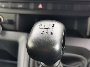 VAUXHALL VIVARO 1.5 Turbo D 2900 Dynamic Panel Van 6dr Diesel Manual L2 H1 Euro 
