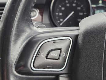 LAND ROVER RANGE ROVER EVOQUE 2.0 TD4 SE Tech SUV 5dr Diesel Auto 4WD Euro 6 (s/s) (180 ps)