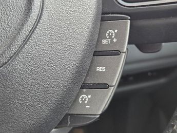 LAND ROVER RANGE ROVER EVOQUE 2.0 TD4 SE Tech SUV 5dr Diesel Auto 4WD Euro 6 (s/s) (180 ps)