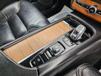 VOLVO XC90 AUTOMATIC 2.0h T8 Twin Engine 10.4kWh Inscription Pro SUV 5dr Pe