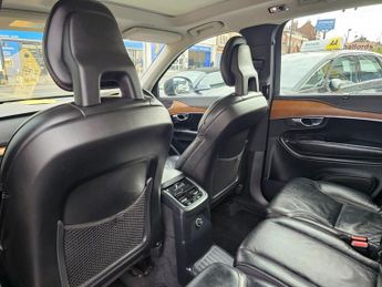 VOLVO XC90 AUTOMATIC 2.0h T8 Twin Engine 10.4kWh Inscription Pro SUV 5dr Pe