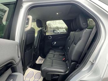 LAND ROVER DISCOVERY 3.0 SD V6 SE SUV 5dr Diesel Auto 4WD Euro 6 (s/s) (306 ps)
