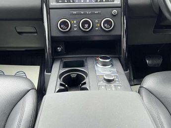 LAND ROVER DISCOVERY 3.0 SD V6 SE SUV 5dr Diesel Auto 4WD Euro 6 (s/s) (306 ps)