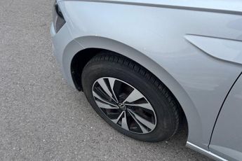 VOLKSWAGEN POLO 1.0 TSI Match Hatchback 5dr Petrol DSG Euro 6 (s/s) (95 ps) Fron