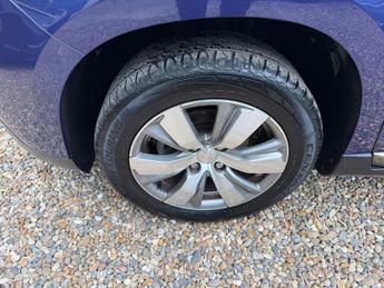 PEUGEOT 2008 1.6 e-HDi Allure SUV 5dr Diesel EGC Euro 5 (s/s) (92 ps)