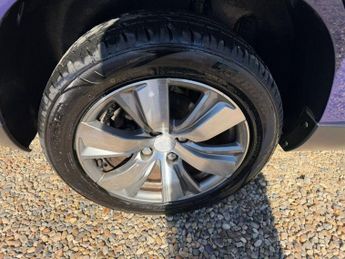 PEUGEOT 2008 1.6 e-HDi Allure SUV 5dr Diesel EGC Euro 5 (s/s) (92 ps)