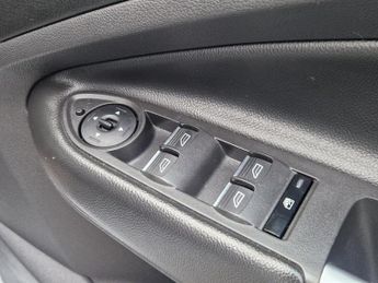 FORD KUGA 1.5 TDCi ST-Line SUV 5dr Diesel Powershift Euro 6 (s/s) (120 ps)