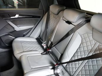 AUDI Q5 2.0 TDI 40 Black Edition SUV 5dr Diesel S Tronic quattro Euro 6 