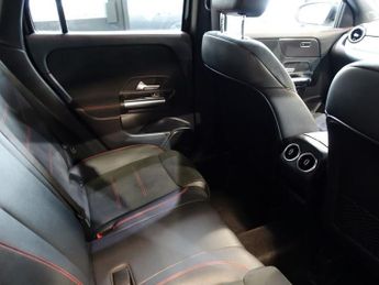 MERCEDES-BENZ GLA 2.0 GLA220d AMG Line SUV 5dr Diesel 8G-DCT 4MATIC Euro 6 (s/s) (