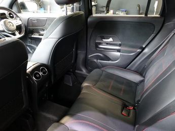 MERCEDES-BENZ GLA 2.0 GLA220d AMG Line SUV 5dr Diesel 8G-DCT 4MATIC Euro 6 (s/s) (