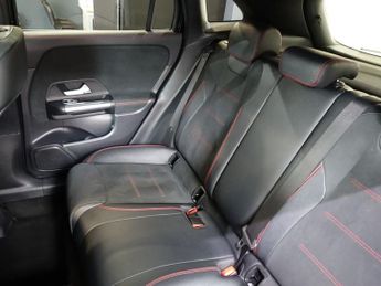 MERCEDES-BENZ GLA 2.0 GLA220d AMG Line SUV 5dr Diesel 8G-DCT 4MATIC Euro 6 (s/s) (