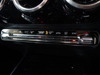 MERCEDES-BENZ GLA 2.0 GLA220d AMG Line SUV 5dr Diesel 8G-DCT 4MATIC Euro 6 (s/s) (