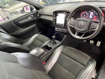 VOLVO XC40 2.0 D3 R-Design SUV 5dr Diesel Manual Euro 6 (s/s) (150 ps)