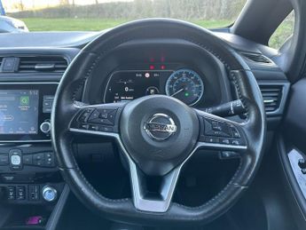 NISSAN LEAF 40kWh N-Connecta Hatchback 5dr Electric Auto (150 ps)