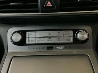 HYUNDAI KONA 64kWh Premium SE SUV 5dr Electric Auto (7kW Charger) (204 ps)