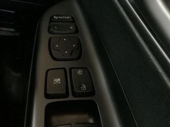 HYUNDAI KONA 64kWh Premium SE SUV 5dr Electric Auto (7kW Charger) (204 ps)