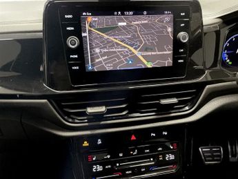 VOLKSWAGEN T-ROC 1.5 TSI R-Line SUV 5dr Petrol DSG Euro 6 (s/s) (150 ps)