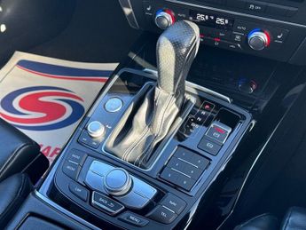 AUDI A6 AVANT 2.0 TDI ultra Black Edition Estate 5dr Diesel S Tronic Euro 6 (s