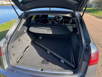 AUDI A6 AVANT 2.0 TDI ultra Black Edition Estate 5dr Diesel S Tronic Euro 6 (s