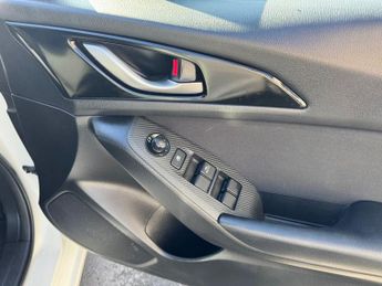 MAZDA MAZDA3 2.0 SKYACTIV-G SE Nav Hatchback 5dr Petrol Auto Euro 5 (s/s) (12