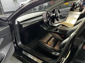 TESLA Model 3 (Dual Motor) Performance Saloon 4dr Electric Auto 4WDE (Performa