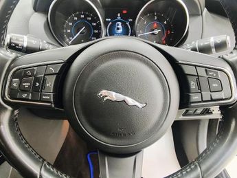 JAGUAR XE 2.0d SE Saloon 4dr Diesel Manual Euro 6 (s/s) (163 ps)