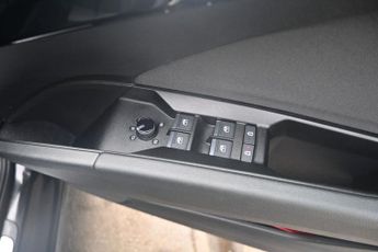 AUDI Q4 E-TRON 40 Sport Sportback 5dr Electric Auto 82kWh (204 ps)