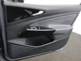 VOLKSWAGEN ID4 Pure 52kWh Life SUV 5dr Electric Auto (148 ps)