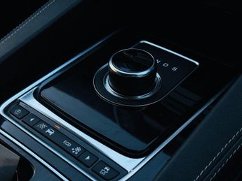 JAGUAR F-PACE 2.0 P250i R-Sport SUV 5dr Petrol Auto AWD Euro 6 (s/s) (250 ps)