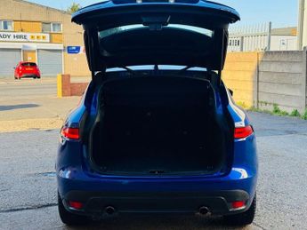 JAGUAR F-PACE 2.0 P250i R-Sport SUV 5dr Petrol Auto AWD Euro 6 (s/s) (250 ps)
