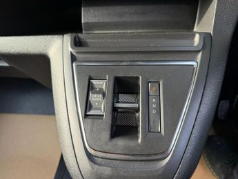 PEUGEOT E- Traveller 75kWh Active Standard MPV 5dr Electric Auto MWB (8 Seat, 11kW Ch