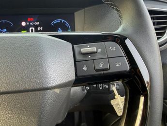 PEUGEOT E- Traveller 75kWh Active Standard MPV 5dr Electric Auto MWB (8 Seat, 11kW Ch