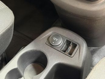 FORD TRANSIT CONNECT 1.6 TDCi 200 Panel Van 4dr Diesel Manual L1 H1 (124 g/km, 74 bhp