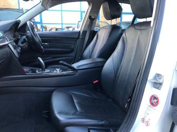 BMW 3 SERIES 2.0 320d Luxury Saloon 4dr Diesel Auto Euro 5 (s/s) (184 ps)