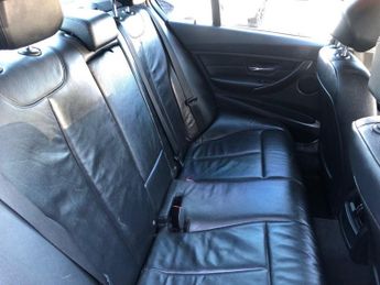 BMW 3 SERIES 2.0 320d Luxury Saloon 4dr Diesel Auto Euro 5 (s/s) (184 ps)