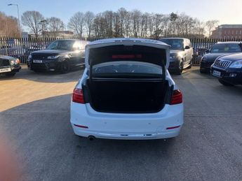 BMW 3 SERIES 2.0 320d Luxury Saloon 4dr Diesel Auto Euro 5 (s/s) (184 ps)