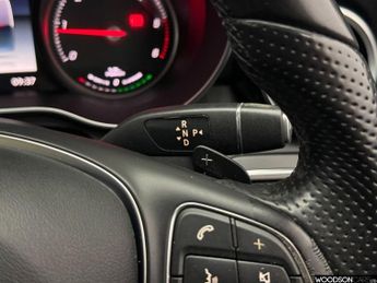 MERCEDES-BENZ C-CLASS 2.1 C300dh Sport (Premium) Saloon 4dr Diesel Hybrid G-Tronic+ Eu