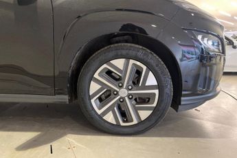 HYUNDAI KONA 64kWh Premium SUV 5dr Electric Auto (10.5kW Charger) (204 ps) Re