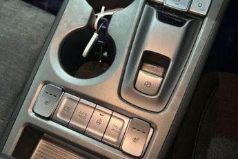 HYUNDAI KONA 64kWh Premium SUV 5dr Electric Auto (10.5kW Charger) (204 ps)