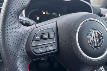 MG MG ZS 72.6kWh Trophy Connect Long Range SUV 5dr Electric Auto (156 ps)