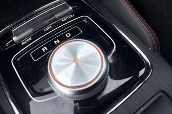 MG MG ZS 72.6kWh Trophy Connect Long Range SUV 5dr Electric Auto (156 ps)